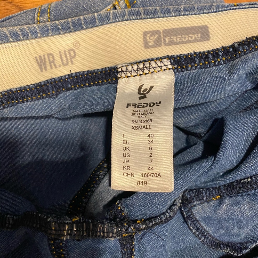 Freddy jeans.